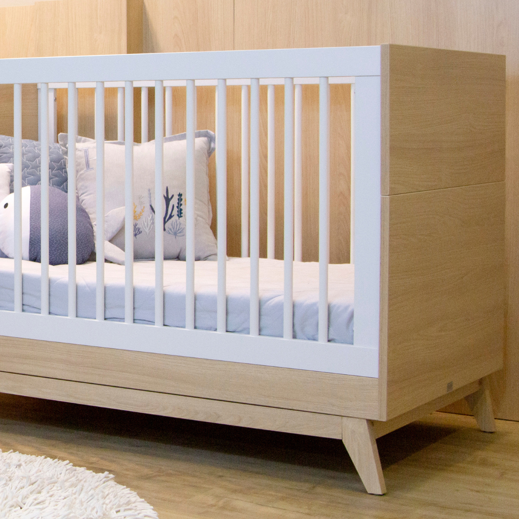 Berço com Colchão Vira Mini Cama Linha Petit