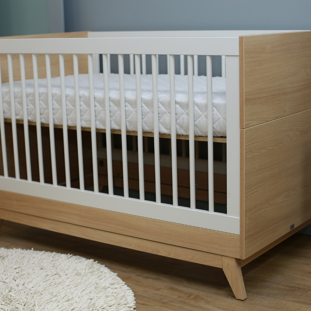 Berço com Colchão Vira Mini Cama Linha Petit