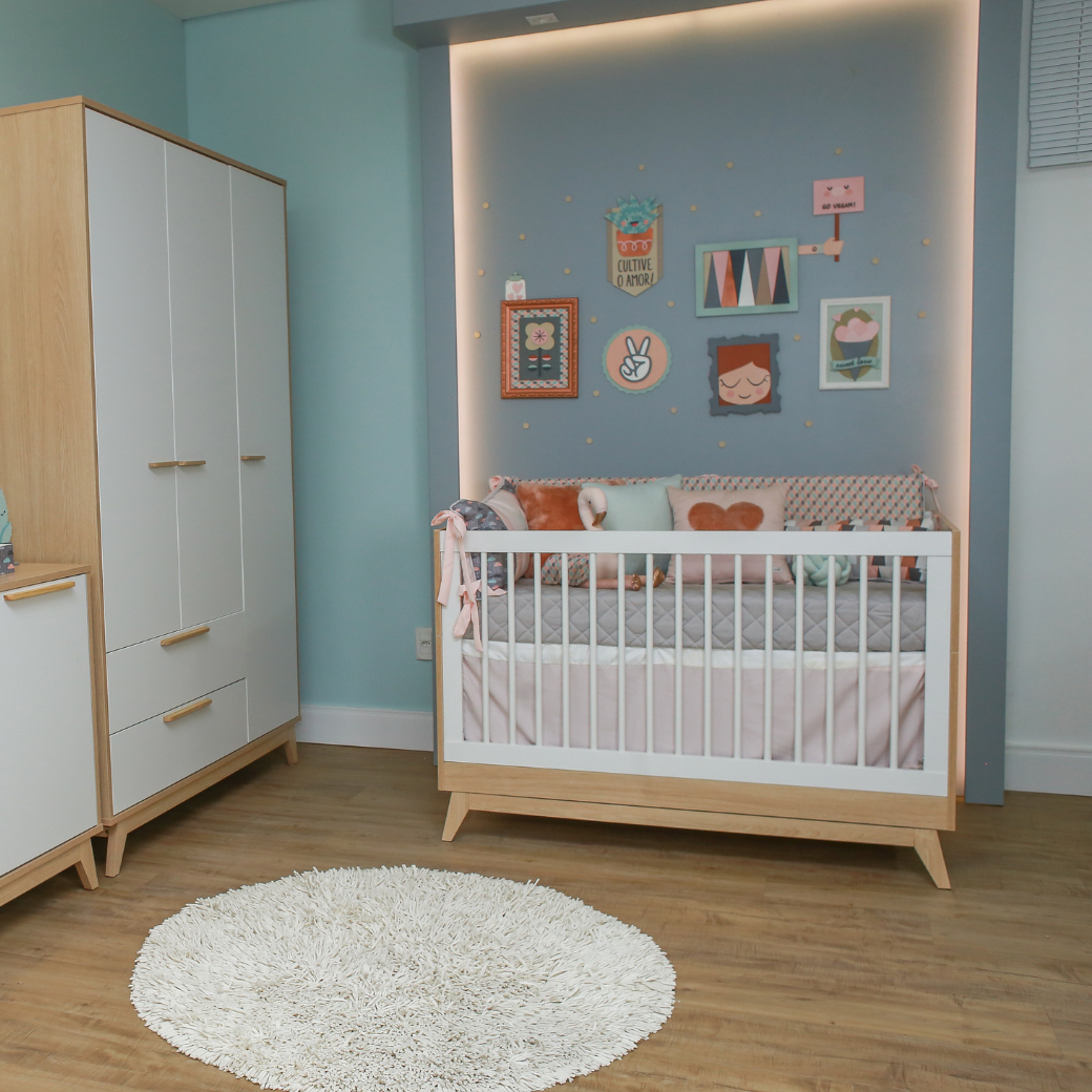 Berço com Colchão Vira Mini Cama Linha Petit