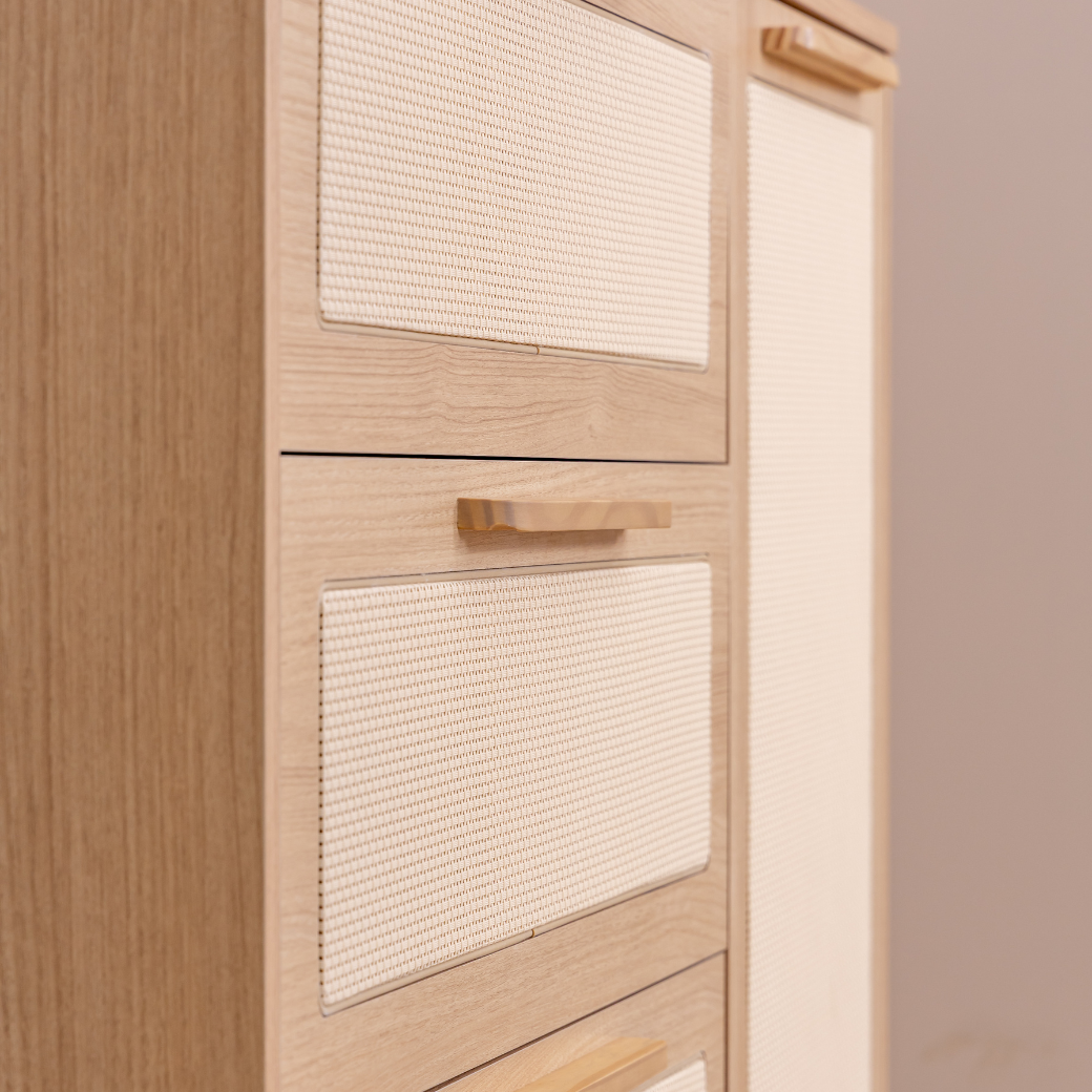 Cômoda de MDF Indy com Porta e Detalhe em Palhinha – Móveis Quater