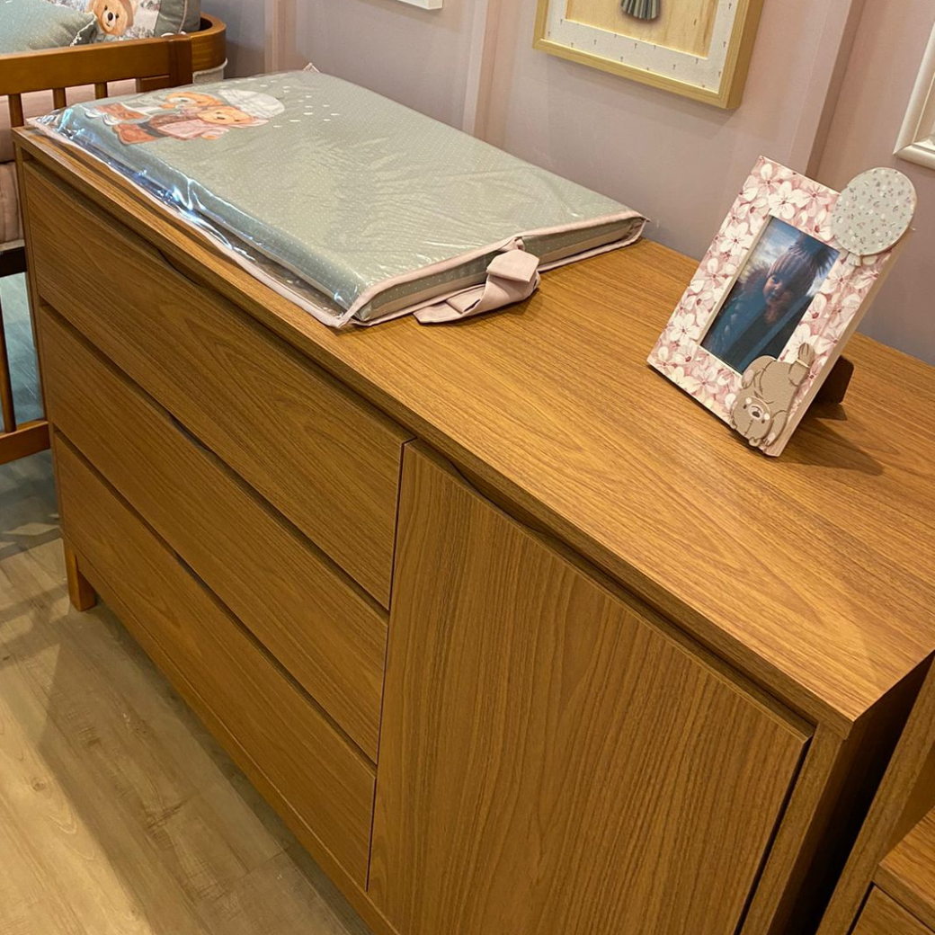 Cômoda MDF 3 Gavetas e 1 Porta Louro Freijó com Nogueira Linha Soley