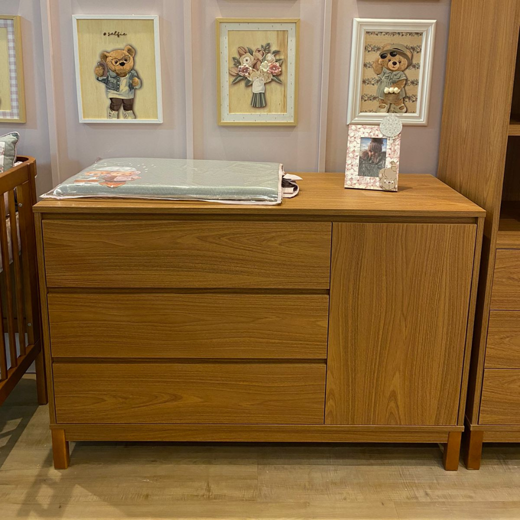 Cômoda MDF 3 Gavetas e 1 Porta Louro Freijó com Nogueira Linha Soley