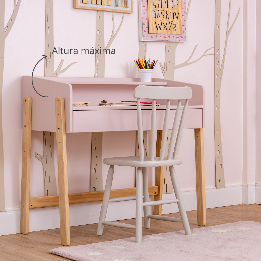 Mesa de Estudo Infantil com Ajuste de Altura – MDF Rosa com Pés em Madeira