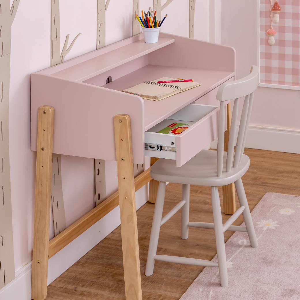 Escrivaninha Crescer Infantil – Altura Regulável, Rosa Claro e Madeira Natural