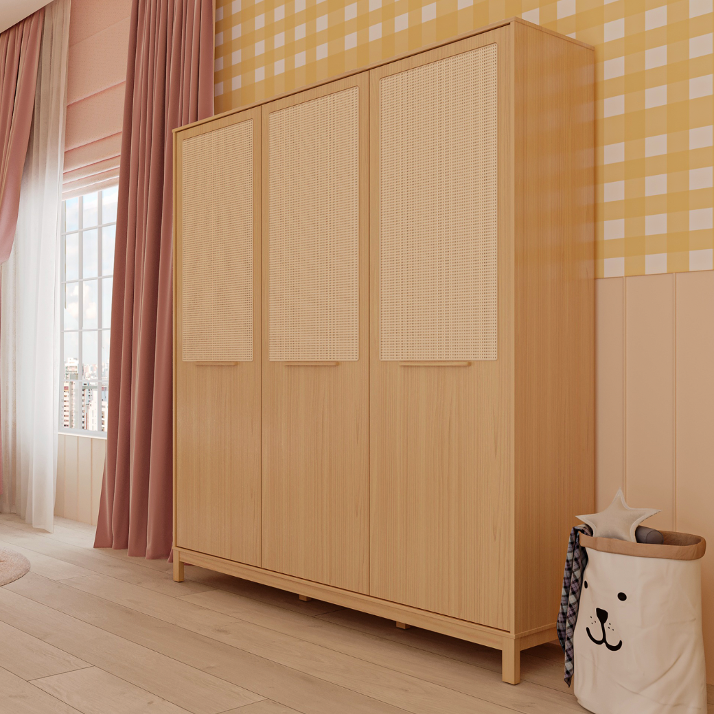 Seus detalhes em palhinha natural do roupeiro Indy, trazem um toque acolhedor e sofisticado ao ambiente, combinando perfeitamente com diferentes estilos de decoração.