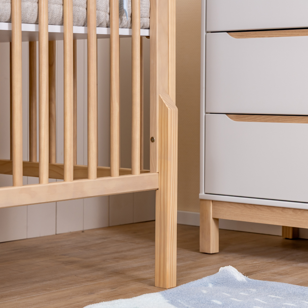 Berço vira Cama em Madeira Bold e Cômoda 6 Gavetas Linha Cozy