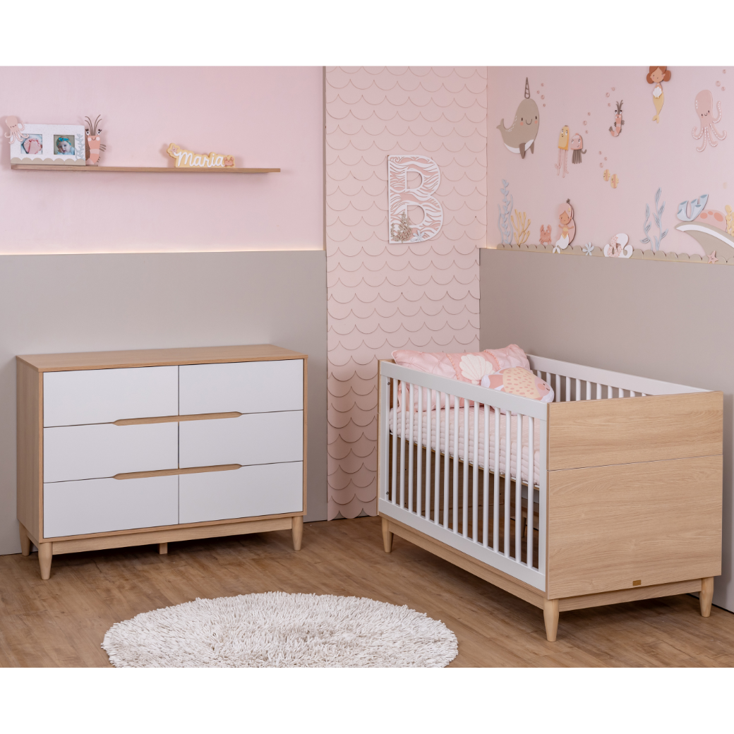 Berço e Cômoda 6 gavetas Linha Tomi Branco com Carvalho Malva