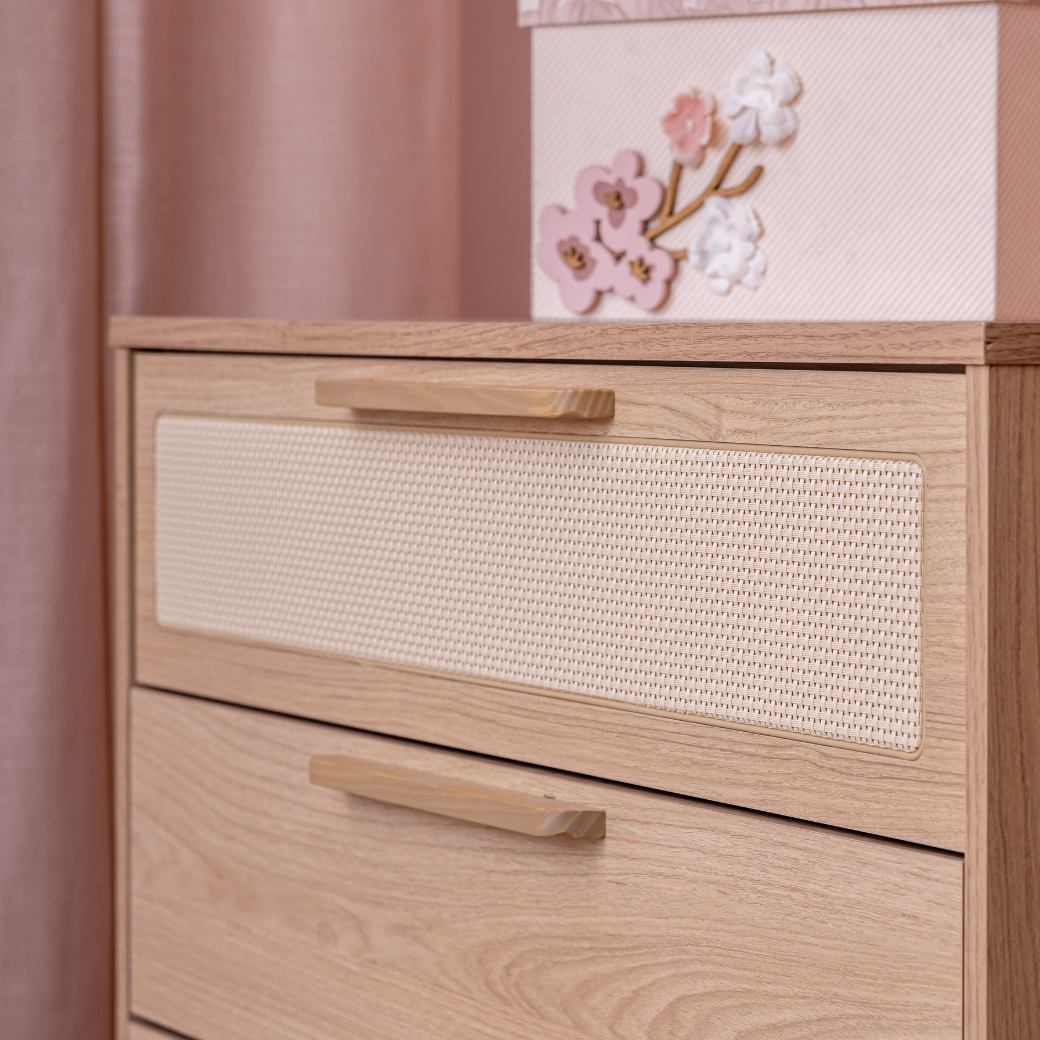 Cômoda para Quarto com Palha 4 gavetas Linha Indy Carvalho Malva