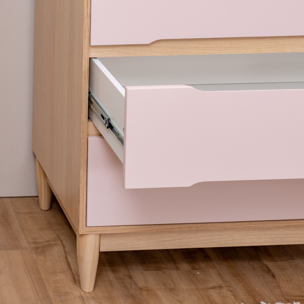 Conjunto Quarto de Bebê Tomi – Berço Americano e Cômoda 3 Gavetas em MDF Rosa com Carvalho Malva