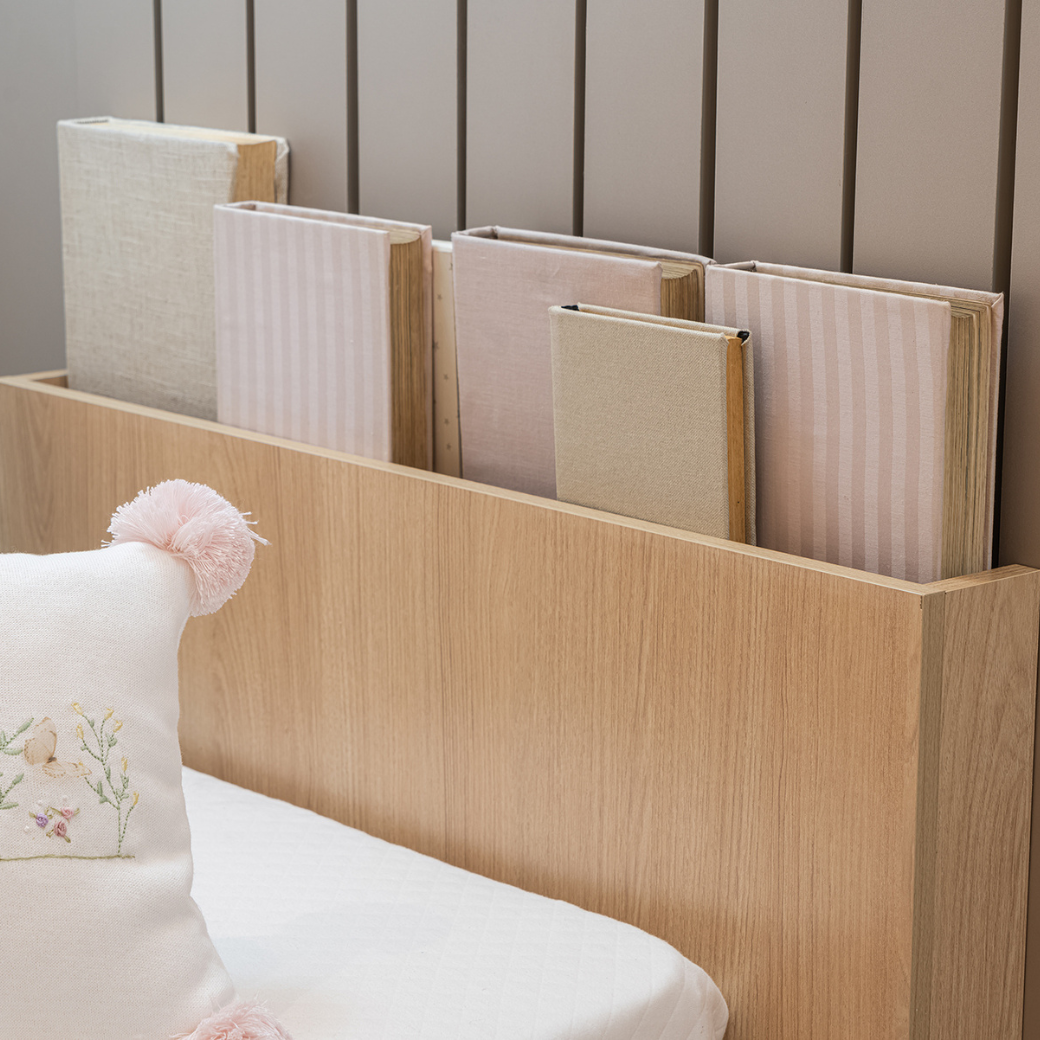 Cama Infantil com gaveta espaço para futton e Cabeceira porta Livros Linha Join