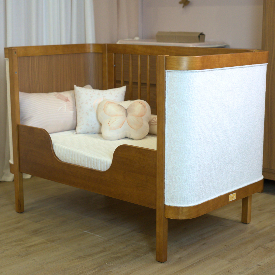 Mini Cama Soley com Cabeceira estofada.