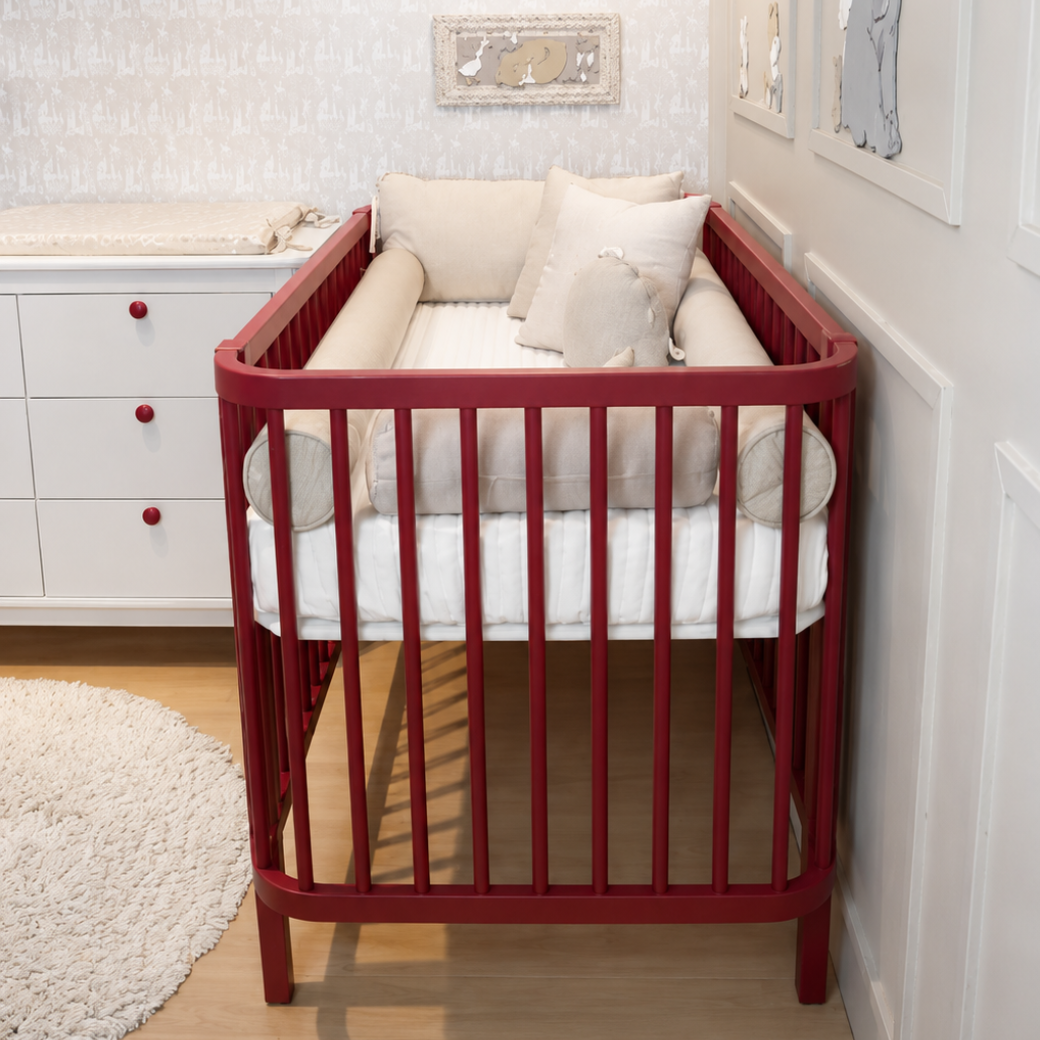 Berço de Madeira Maciça 2 em 1 Linha Kurve Prisma | Vermelho Cherry