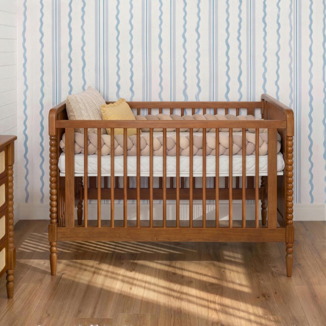 Berço Madeira Maciça Nogueira com Rattan | Linha Solene
