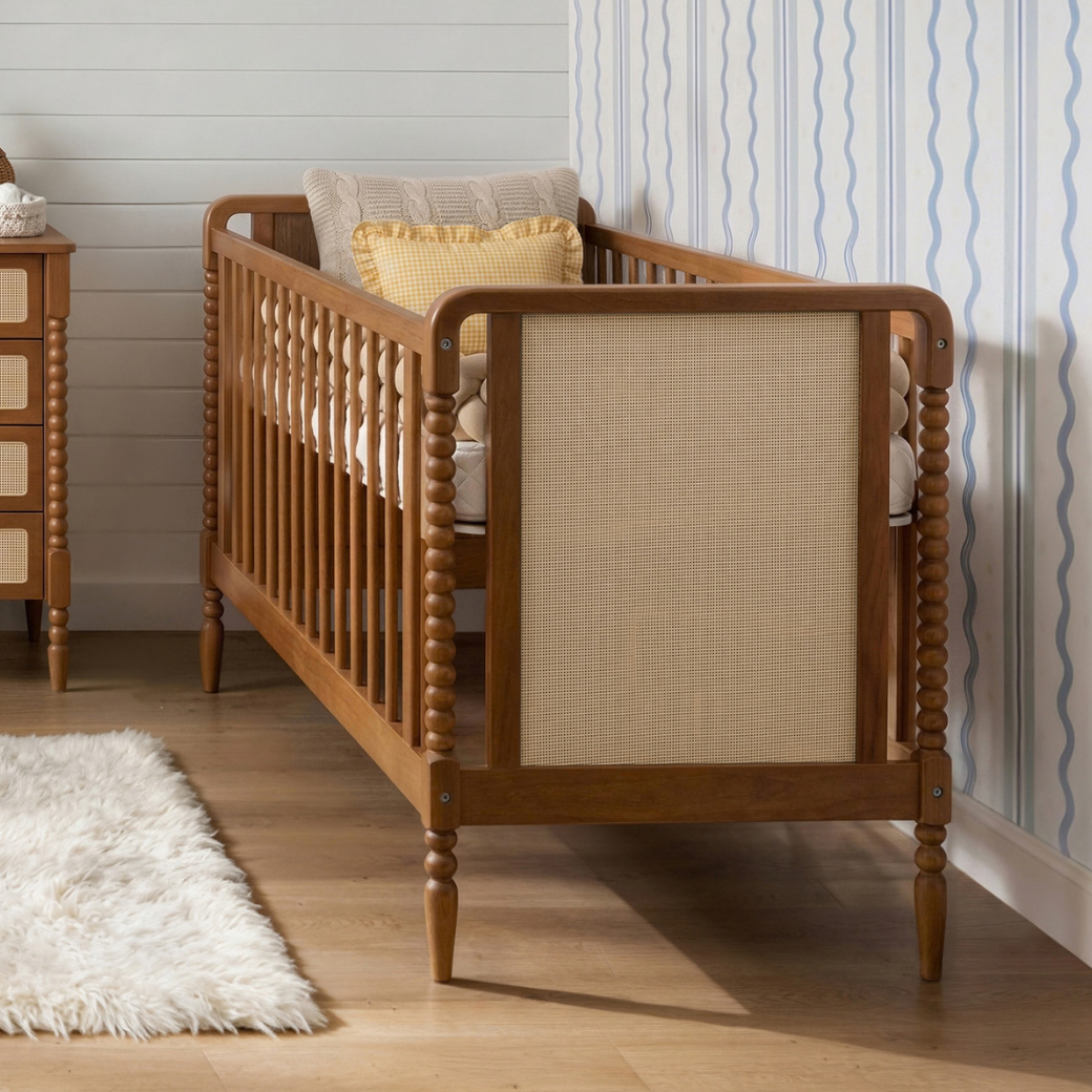Berço Madeira Maciça Nogueira com Rattan | Linha Solene