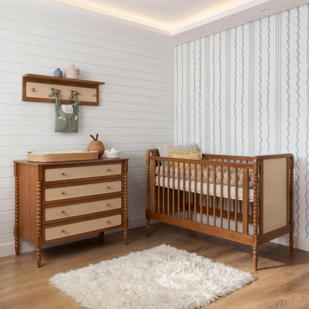 Berço Madeira Maciça Nogueira com Rattan | Linha Solene