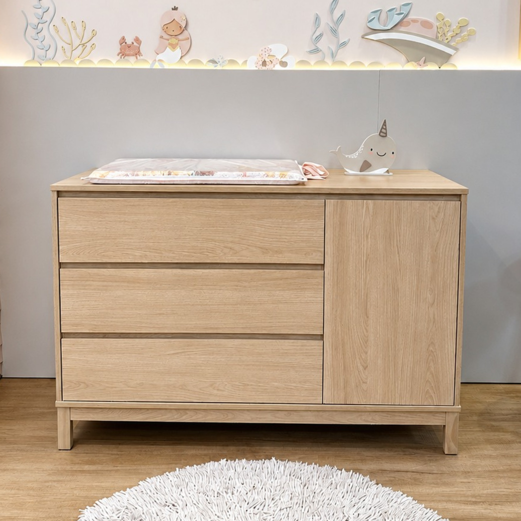 Cômoda 135cm Soley | MDF 18mm e Pés em Madeira Maciça