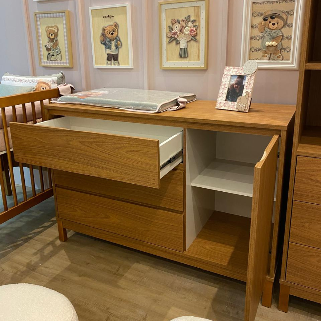 Cômoda MDF 3 Gavetas e 1 Porta Louro Freijó com Nogueira Linha Soley