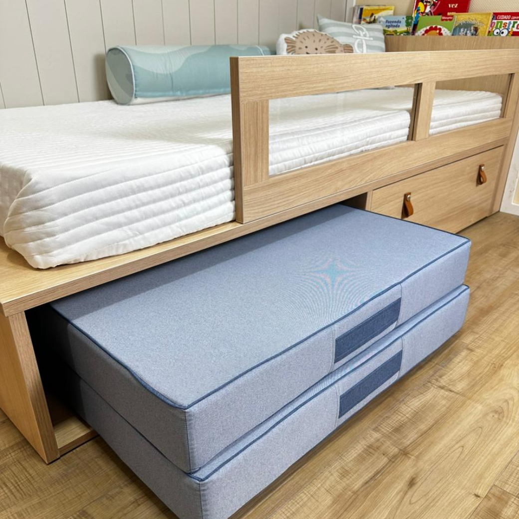 A grade de proteção é eficiente? Sim, a cama conta com grade lateral de proteção, garantindo mais segurança durante o sono e tranquilidade para os pais.