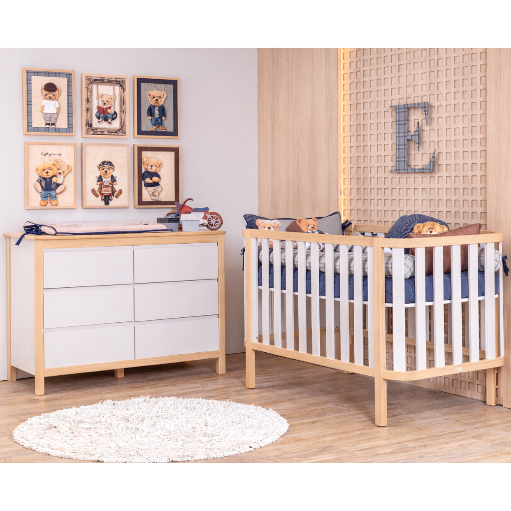 Um conjunto completo para começar uma nova história, berço e cômoda, mais do que móveis, esse conjunto cria um ambiente acolhedor, organizado e cheio de afeto para os primeiros momentos da vida do seu bebê.