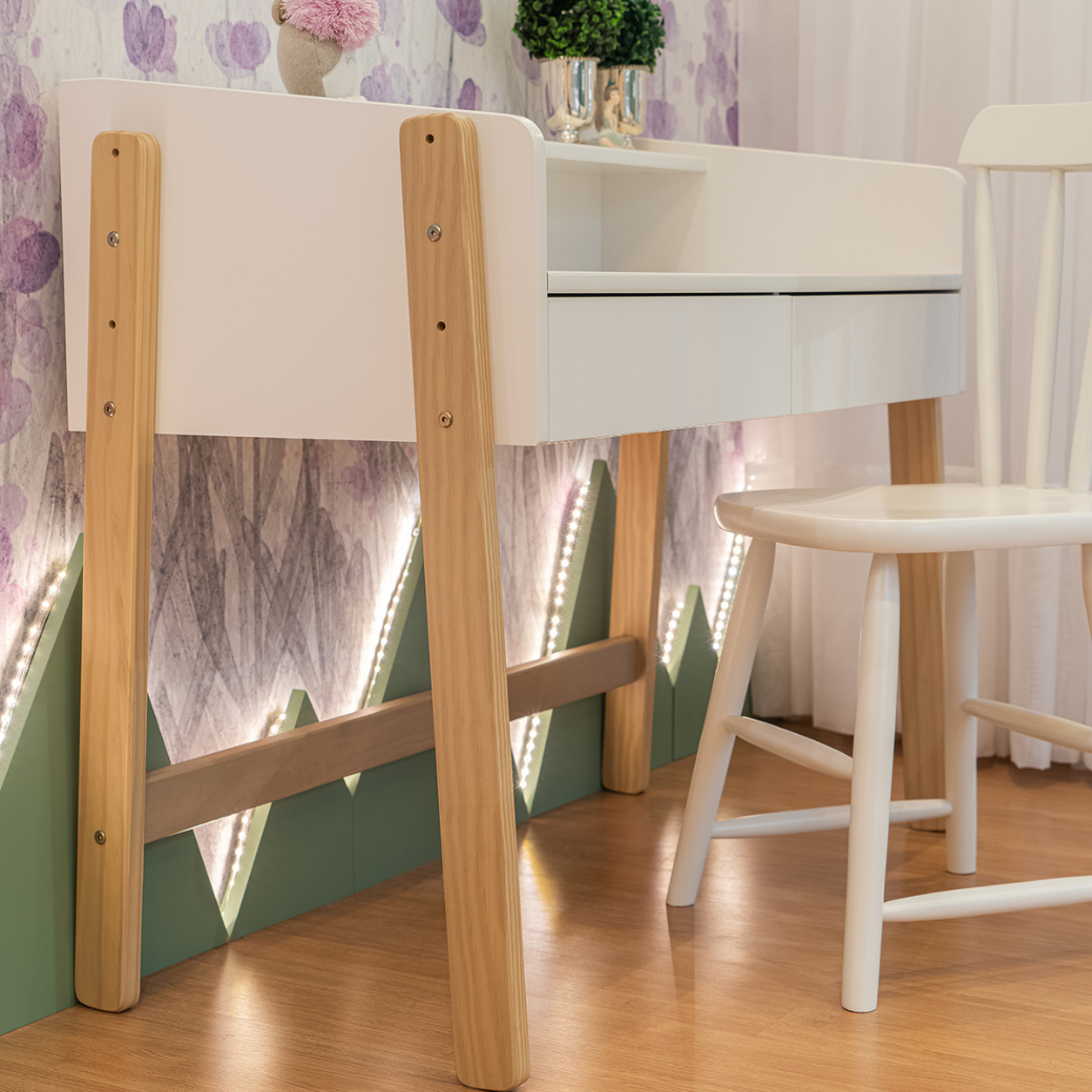 Escrivaninha Infantil com Pé Regulável Linha Play