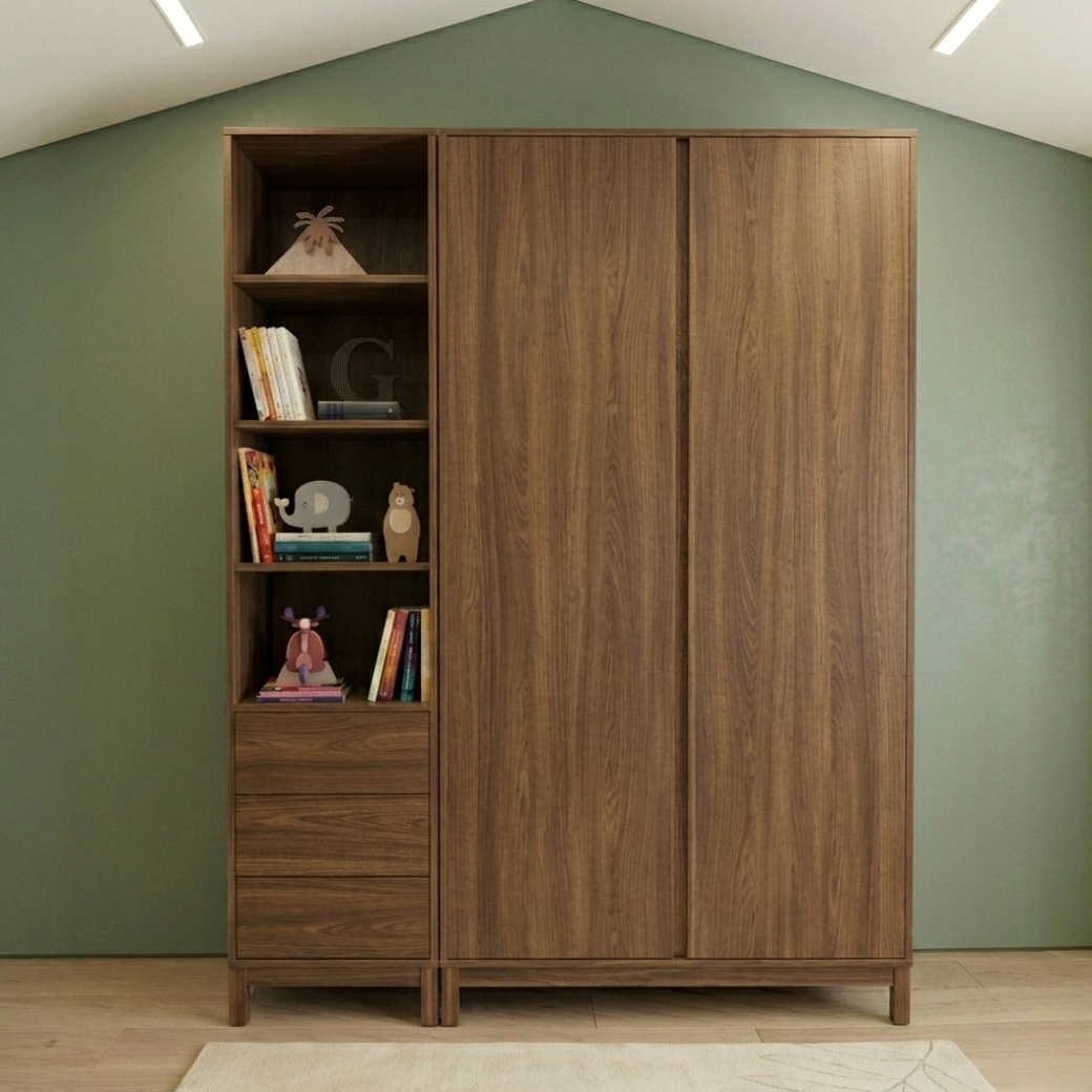 Guarda roupa infantil Soley na cor Nogueira com Louro Freijó: Uma combinação sofisticada e atemporal em tons mais escuros.