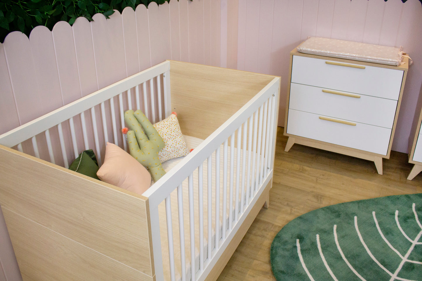 Berço Cômoda e Guarda Roupa para Bebê Quarto Infantil Completo Petit