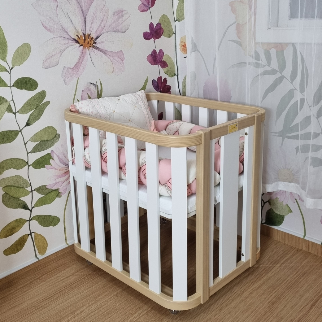 Mini Berço com Colchão e Rodízios Loop Branco com Madeira