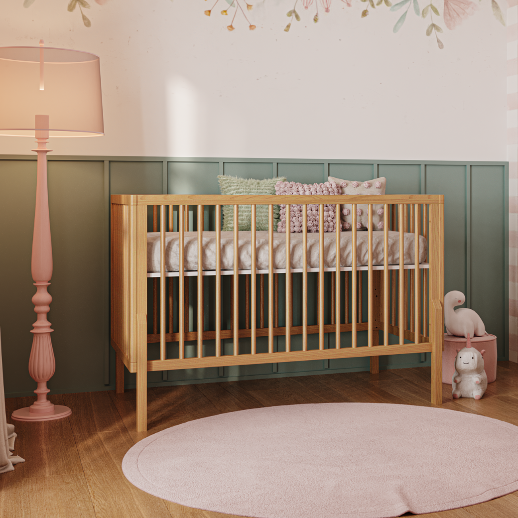 Berço com colchão de madeira da Marca Quater Móveis.