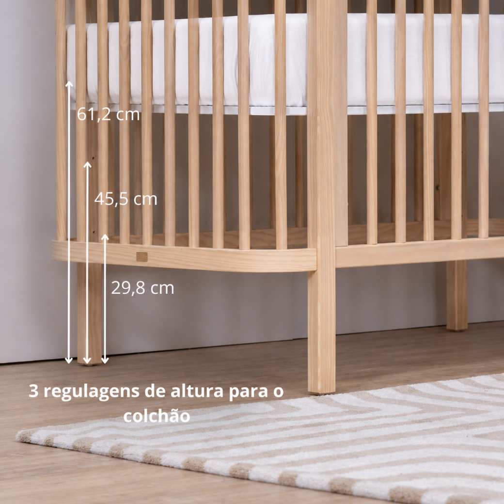 Berço Quater Madeira Maciça com 3 regulagens de altura.