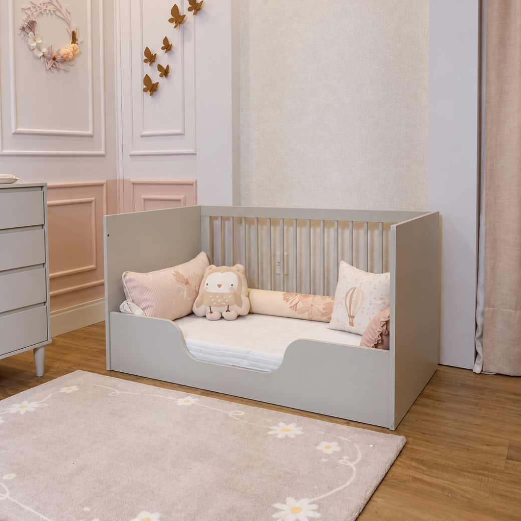 Quarto de Bebê Completo Areia Berço Evolutivo 2 em 1 e Cômoda 4 Gavetas