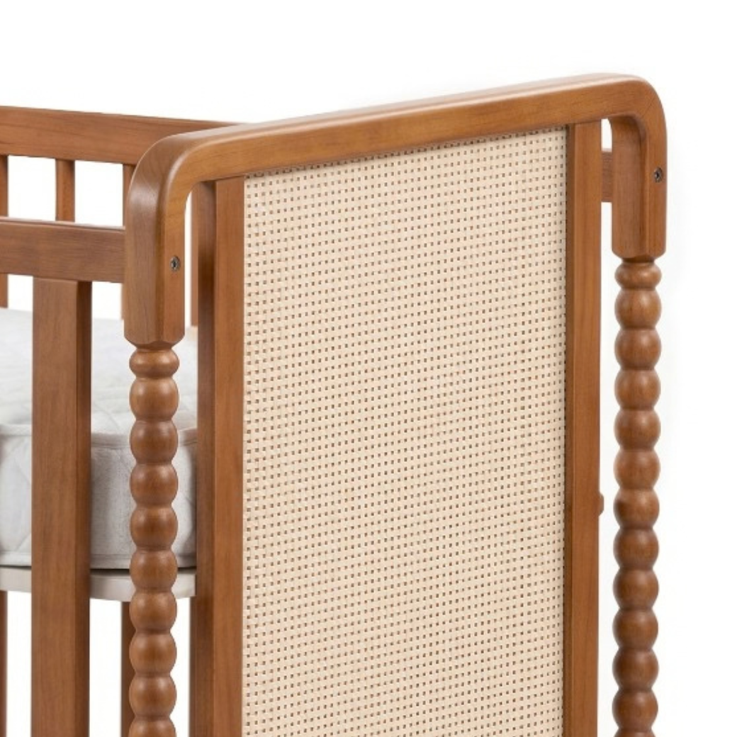 Berço Madeira Maciça Nogueira com Rattan | Linha Solene