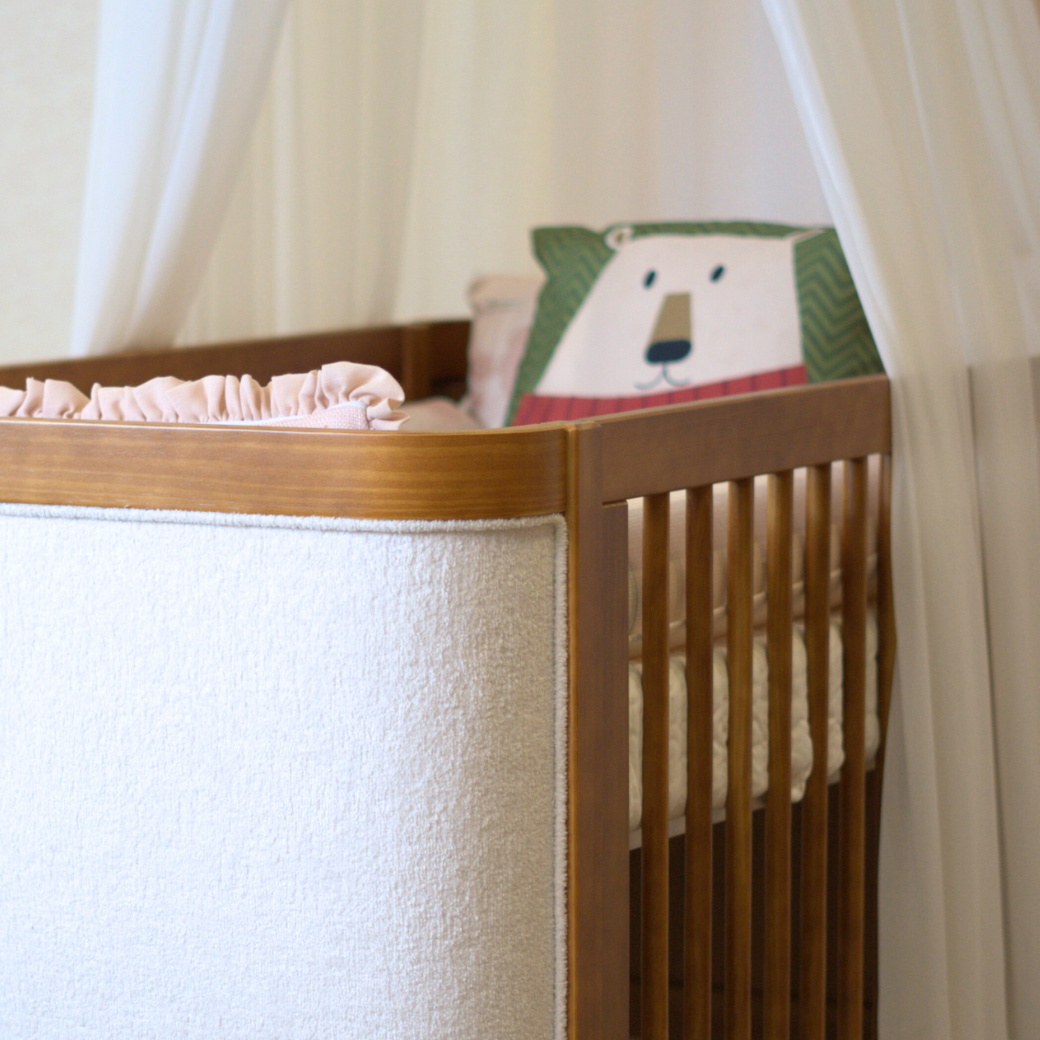 Cabeceira Estofada do Berço Quater Linha Soley.