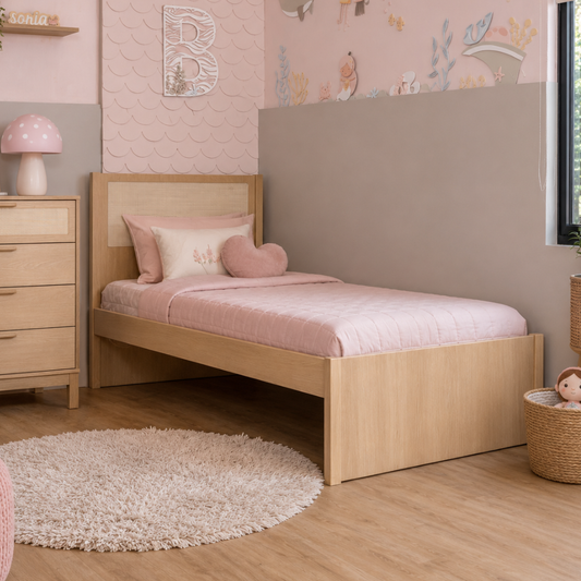 Cama Infantil Solteiro com Detalhe em Palha Linha Indy, cômoda linha Indy.