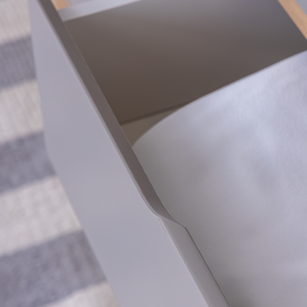 Cômoda 6 Gavetas Cinza Fosco com Carvalho Malva – Design Minimalista