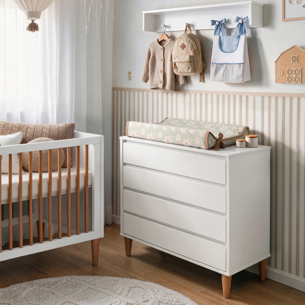 Cômoda Infantil 4 Gavetas Luny | Branco com Nogueira