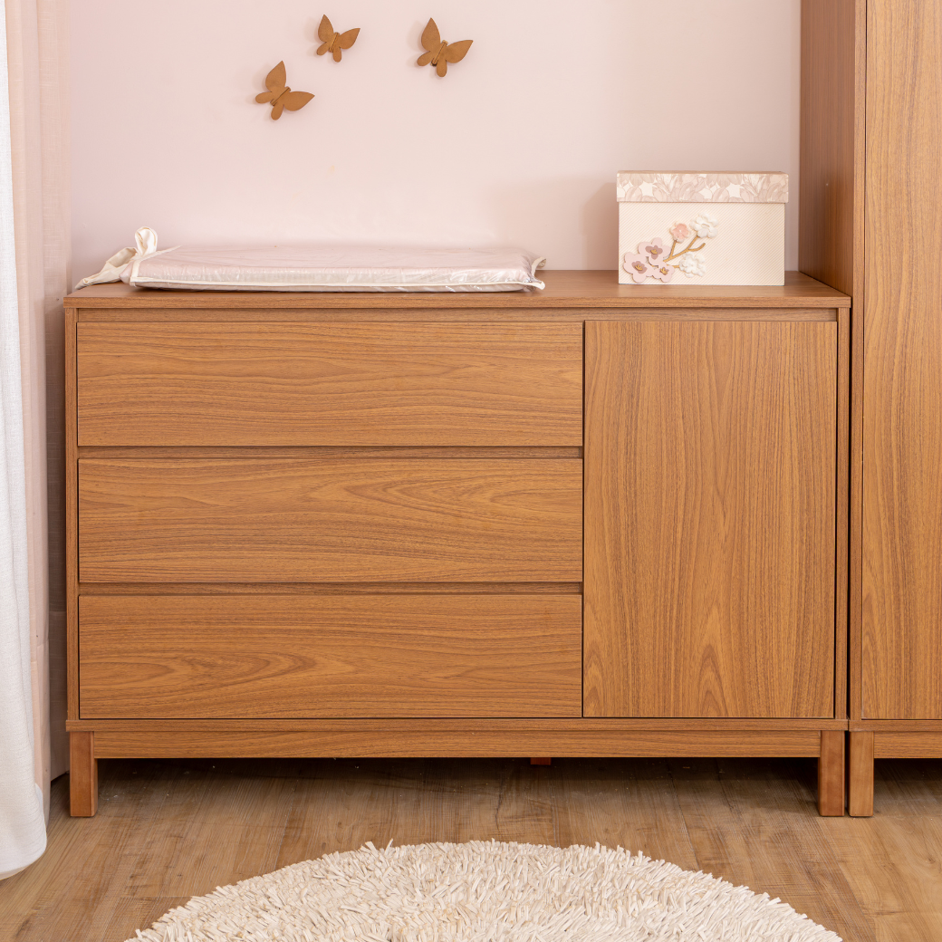 Cômoda 135cm Soley | MDF 18mm e Pés em Madeira Maciça