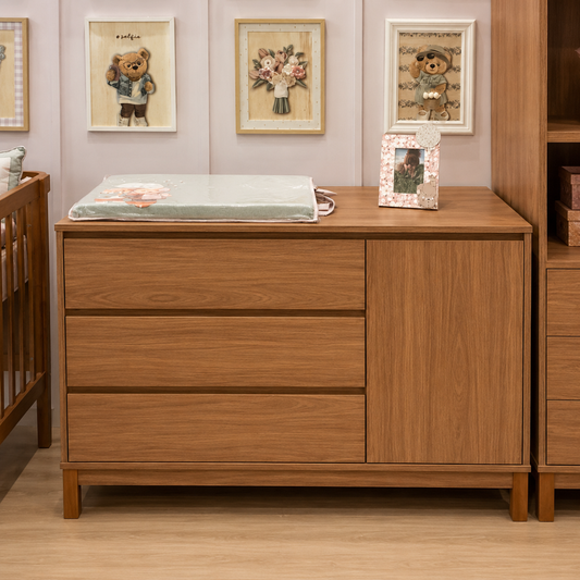 Cômoda 135cm Soley | MDF 18mm e Pés em Madeira Maciça