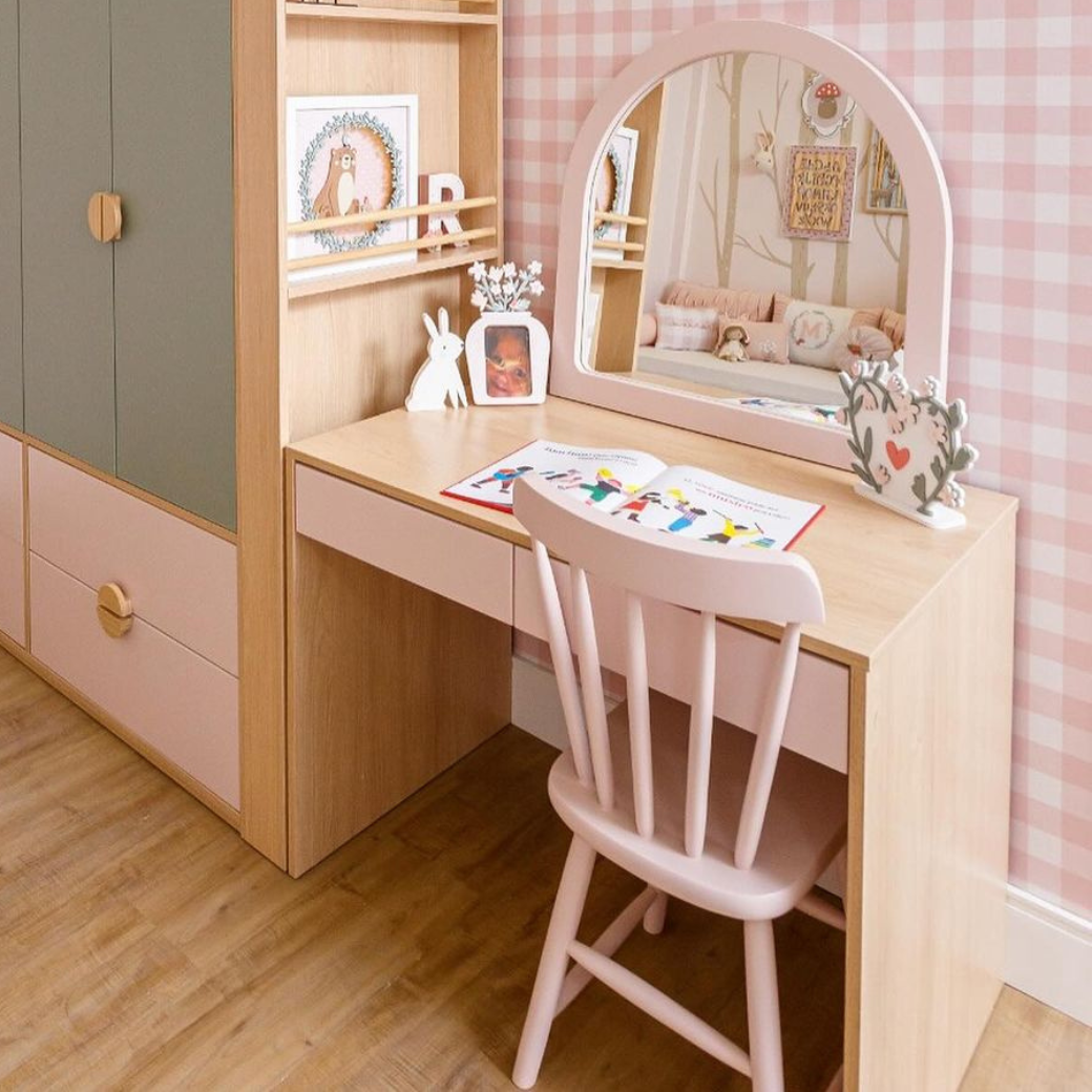 Escrivaninha Arcos para quarto de criança