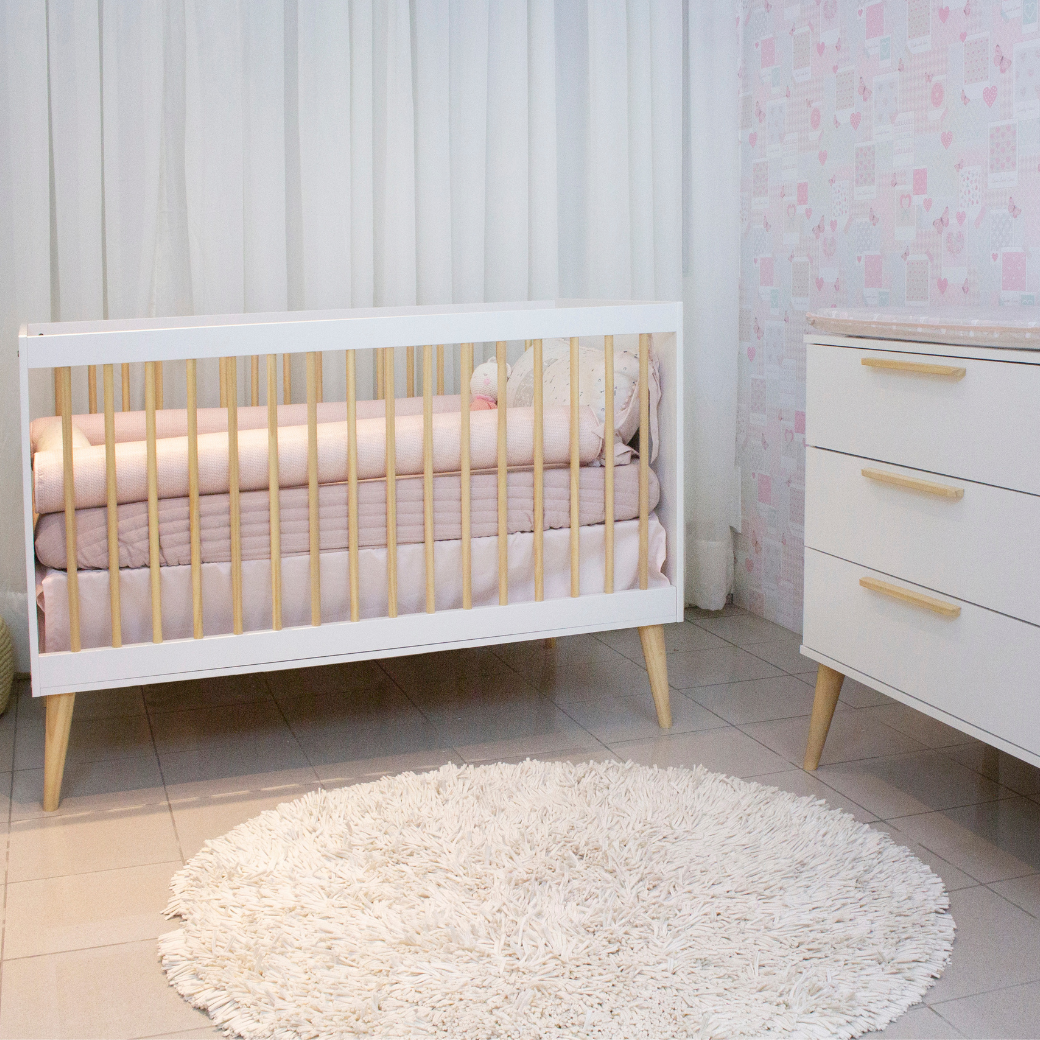 Berço Americano de Bebê 2 em 1 Linha Retrô Branco com Carvalho